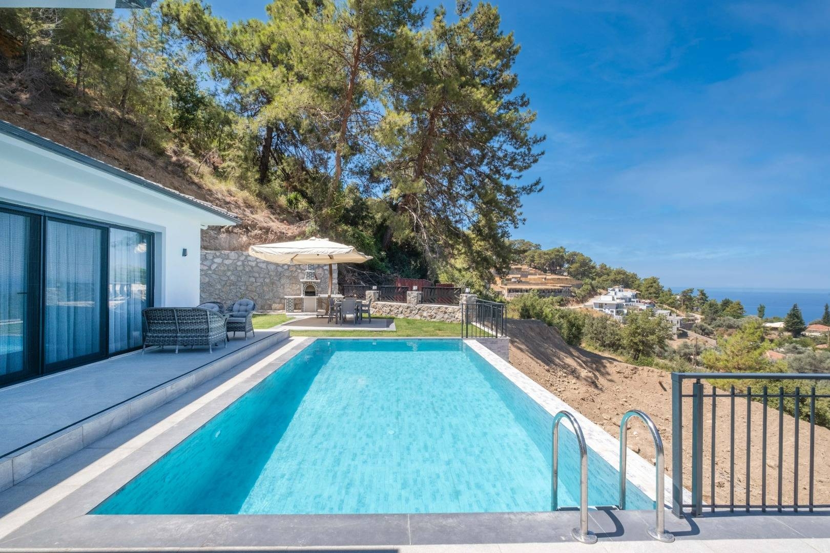 Fethiye Faralya'da Nezih Konumda, Özel Havuzlu, 6 Kişilik Villa