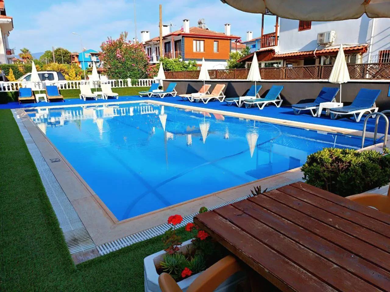 Fethiye Foça'da Denize Yürüme Mesafesinde, Ortak Havuzlu, 1+1 Apart