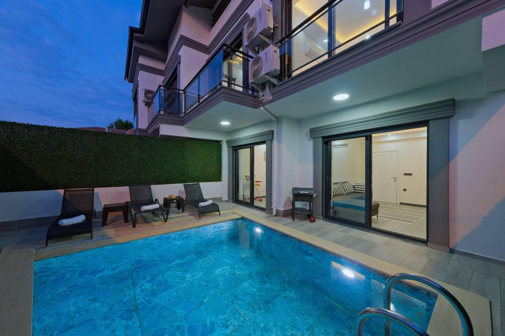 Fethiye Foça'da Doğayla Baş Başa, Özel Havuzlu, 8 Kişilik Villa-33288