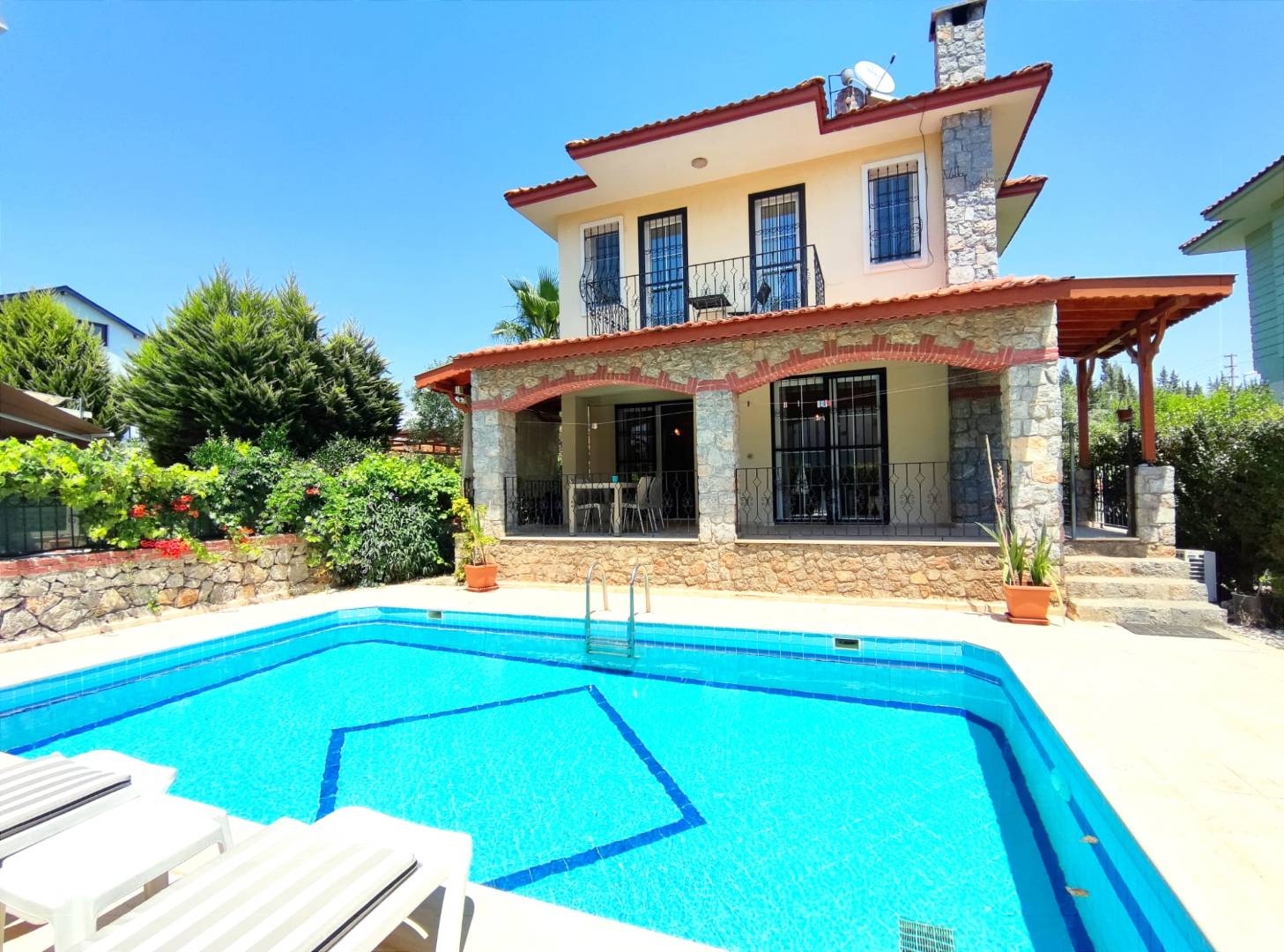 Fethiye Foça'da Geniş Ailelere Uygun, Özel Havuzlu, 6 Kişilik Villa