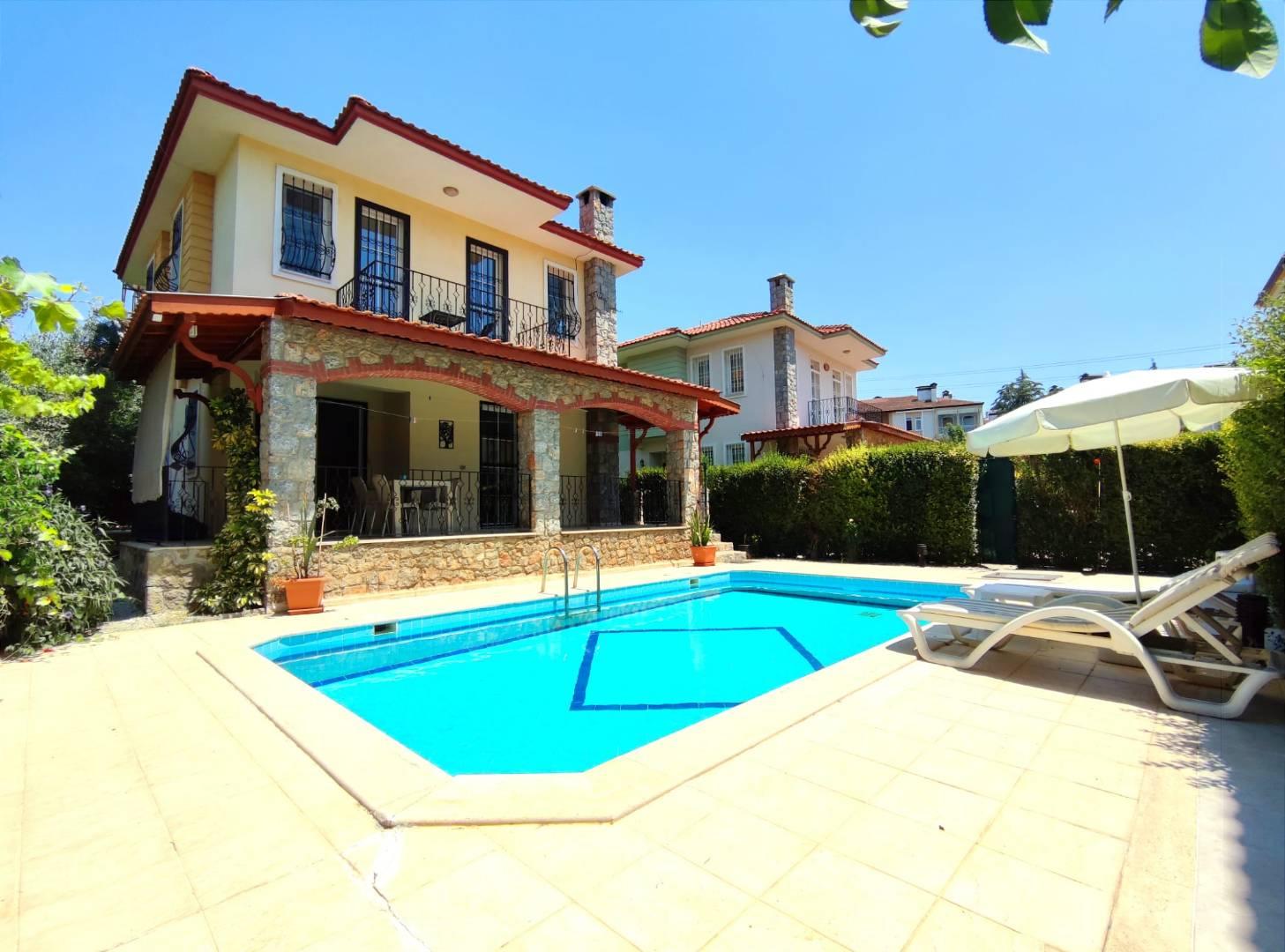 Fethiye Foça'da Geniş Ailelere Uygun, Özel Havuzlu, 6 Kişilik Villa-41838
