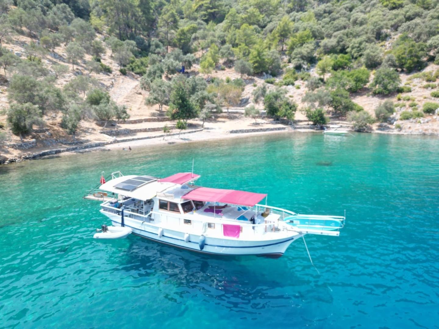 Fethiye Göcek'in Berrak Sularında, 2 Kabinli, 4 Kişilik Gulet