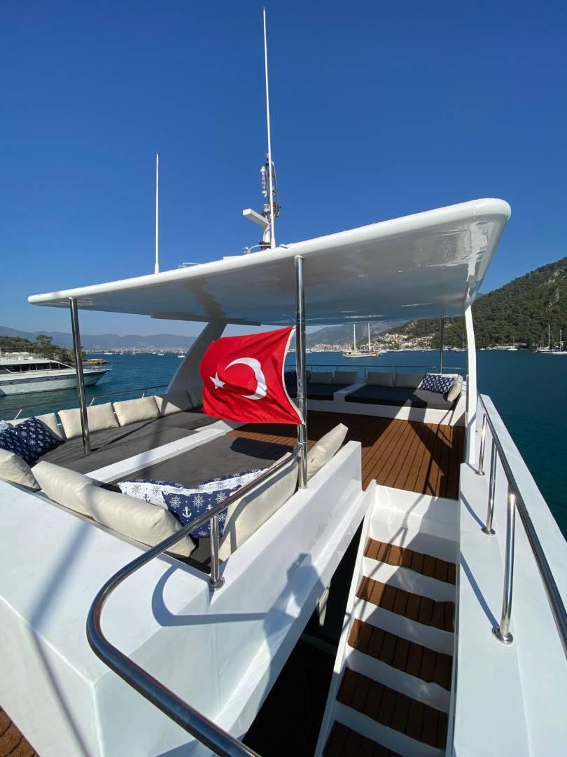 Fethiye Göcek'te Benzersiz Maviliğin İçinde, 4 Kabinli, Şık Motoryat-43927
