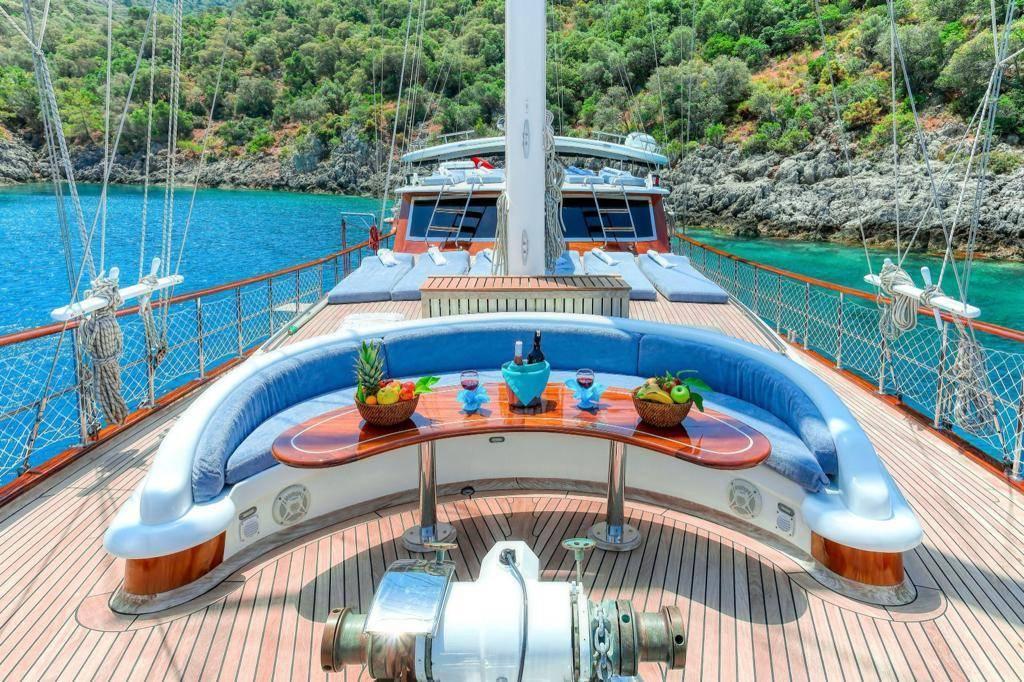 Fethiye Göcek'te Engin Denizlerde, 24 Metrelik, Modern Gulet-35687