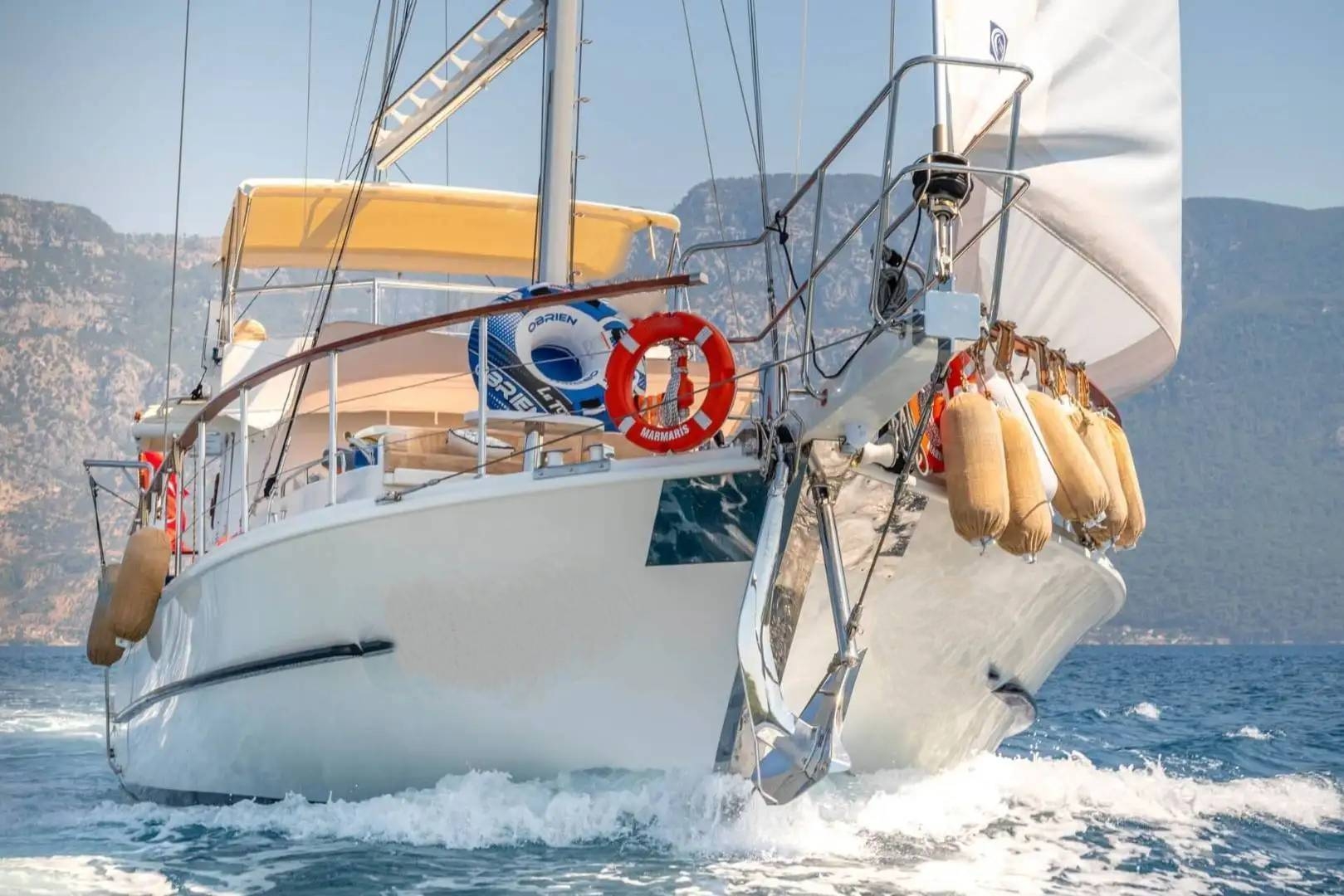 Fethiye Göcek'te Engin Sularda, 6 Kişilik, 3 Kabinli Lüks Gulet