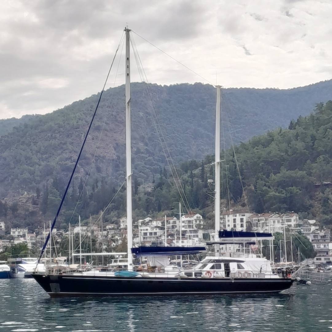 Fethiye Göcek'te Eşsiz Koylarda, Şık Tasarımlı, Konforlu Tekne
