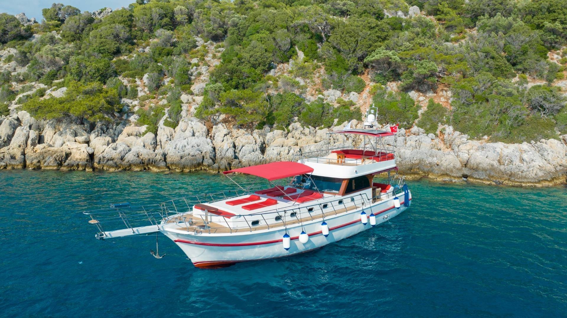 Fethiye Göcek'te Eşsiz Maviliğe Açılan, 6 Kişilik, Lüks Gulet