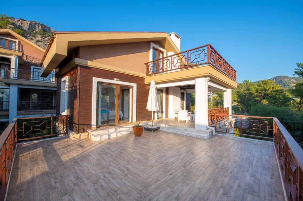 Fethiye Göcek'te Kalabalık Ailelere Uygun, Özel Havuzlu, Bahçeli Villa