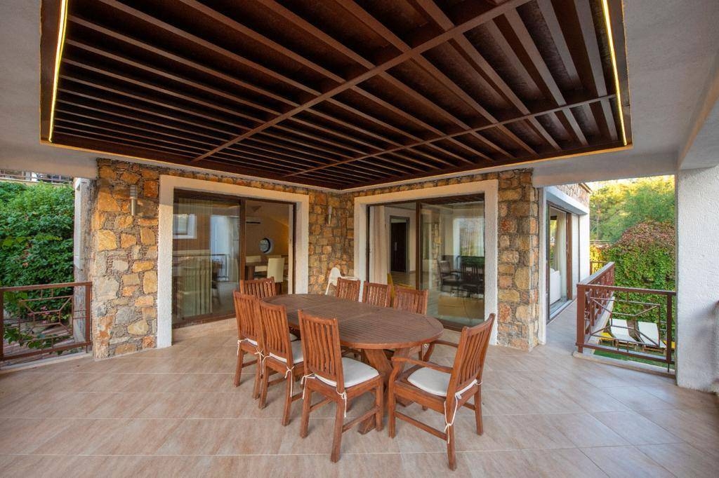 Fethiye Göcek'te Kalabalık Ailelere Uygun, Özel Havuzlu, Bahçeli Villa