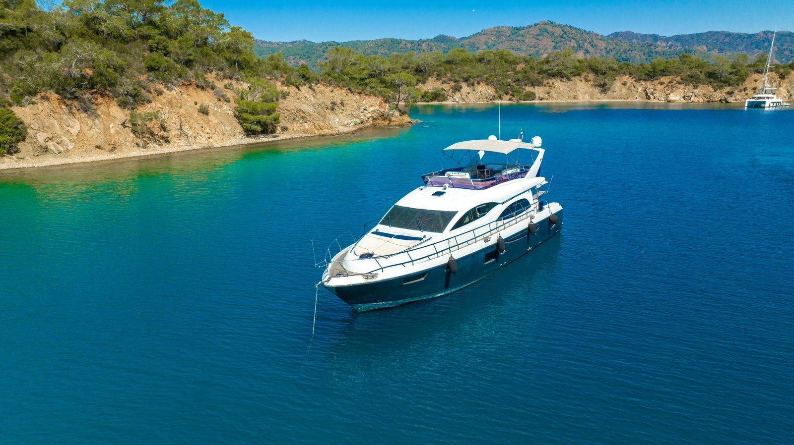 Fethiye Göcek'te Masmavi Denizlere Açılan, 3 Kamaralı, Lüks Motoryat