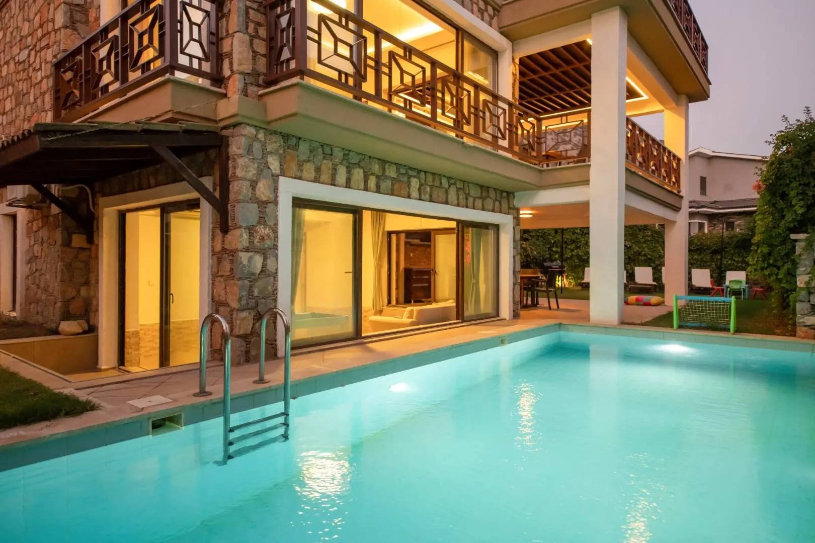 Fethiye Göcek'te Merkeze Yakın, Özel Havuzlu, Bahçeli Villa