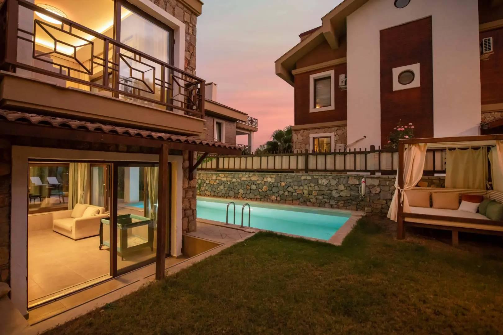 Fethiye Göcek'te Merkeze Yakın, Özel Havuzlu, Bahçeli Villa-43295