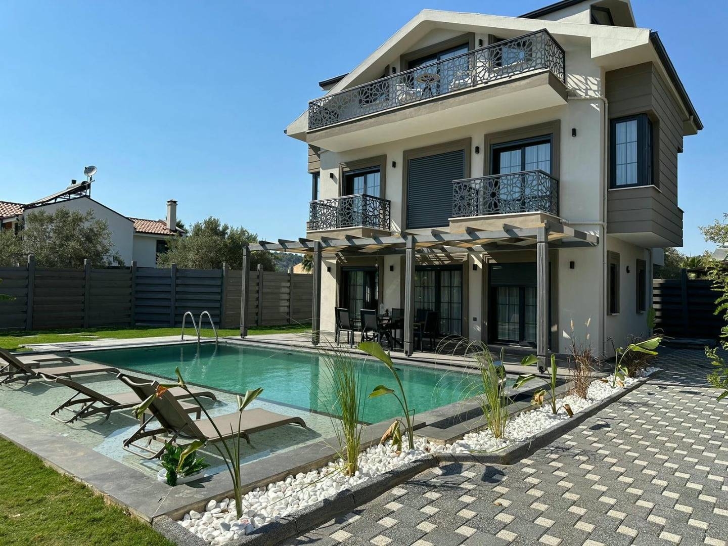 Fethiye Ölüdeniz'de Merkezi Konumda, Özel Havuzlu, 3+1 Villa