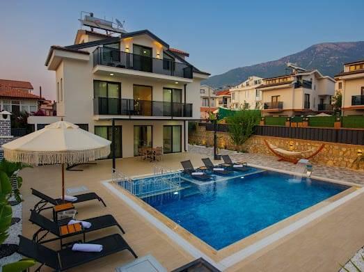 Fethiye Ölüdeniz'de Merkezi Konumda, Özel Havuzlu, Lüks Villa-43263