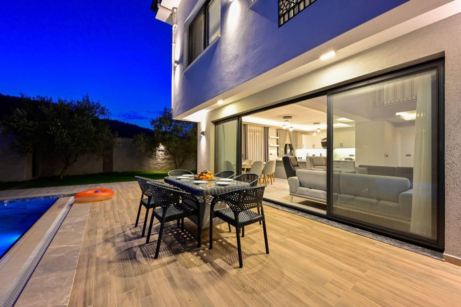 Fethiye Ölüdeniz'de Geniş Ailelere Uygun, Özel Havuzlu, Şık Villa-39033