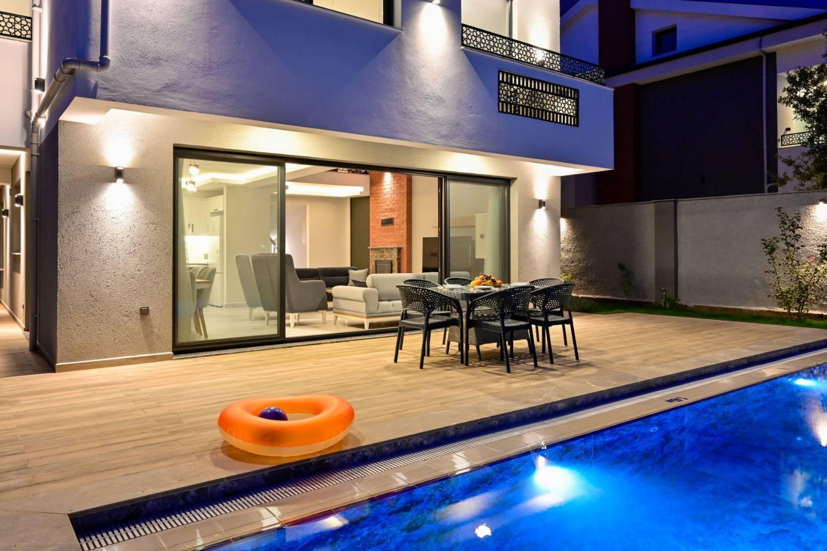 Fethiye Ölüdeniz'de Geniş Ailelere Uygun, Özel Havuzlu, Şık Villa-39033