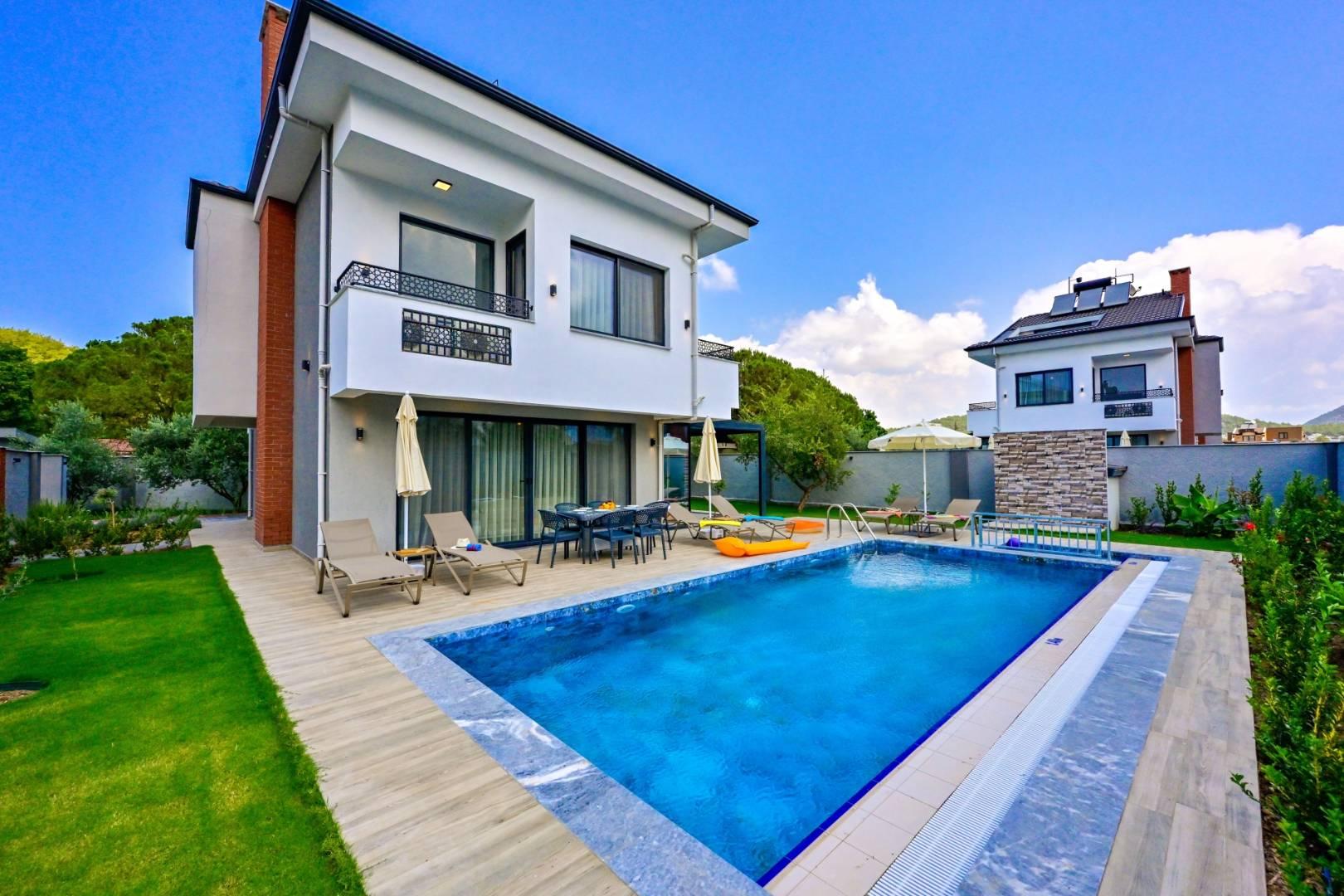 Fethiye Ölüdeniz'de Yeşillikler İçerisinde, Özel Havuzlu, Modern Villa-39258