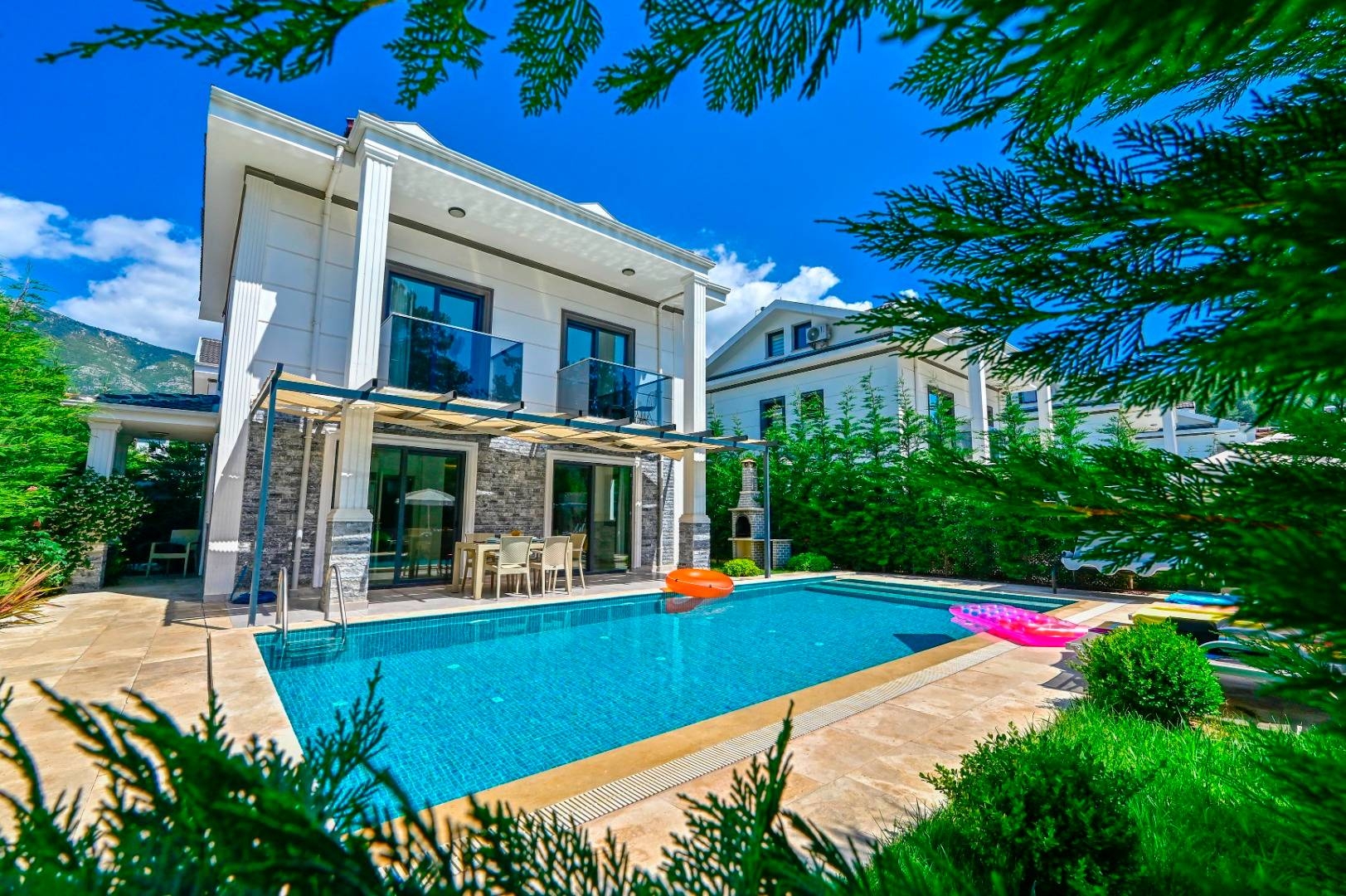 Fethiye Ölüdeniz'de Kalabalık Ailelere Uygun, Özel Havuzlu, Şık Villa