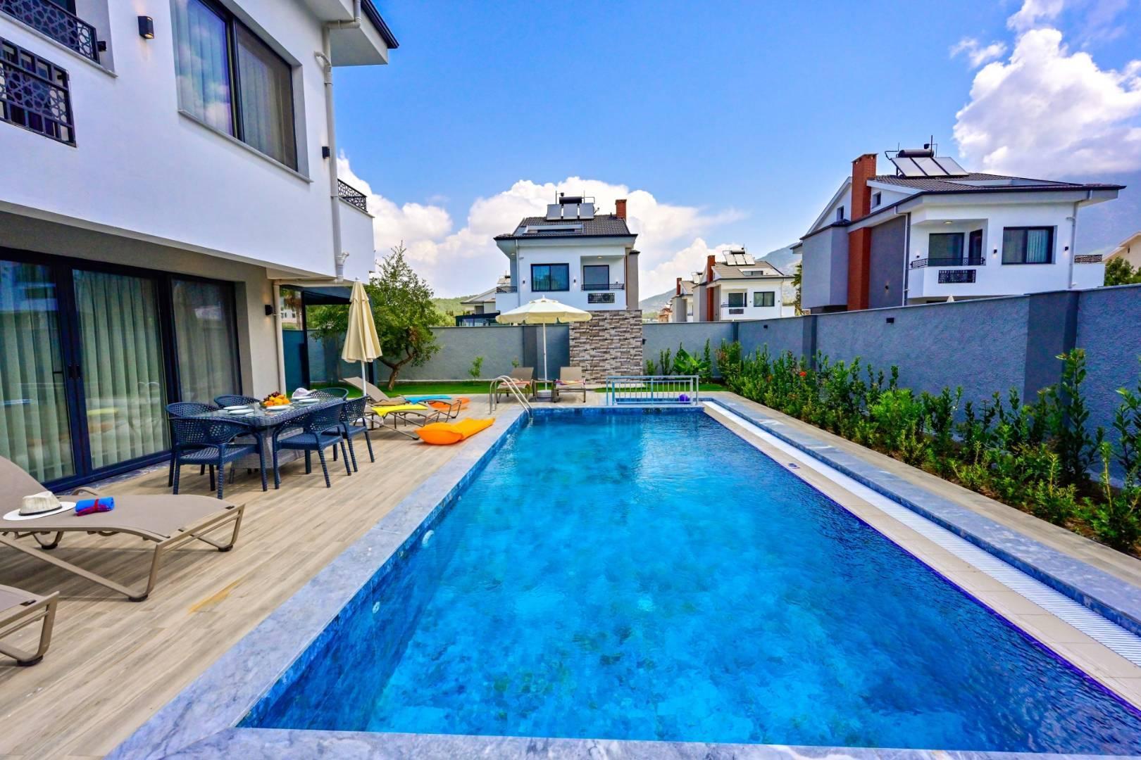 Fethiye Ölüdeniz'de Kalabalık Ailelere Uygun, Özel Havuzlu, Şık Villa-39260