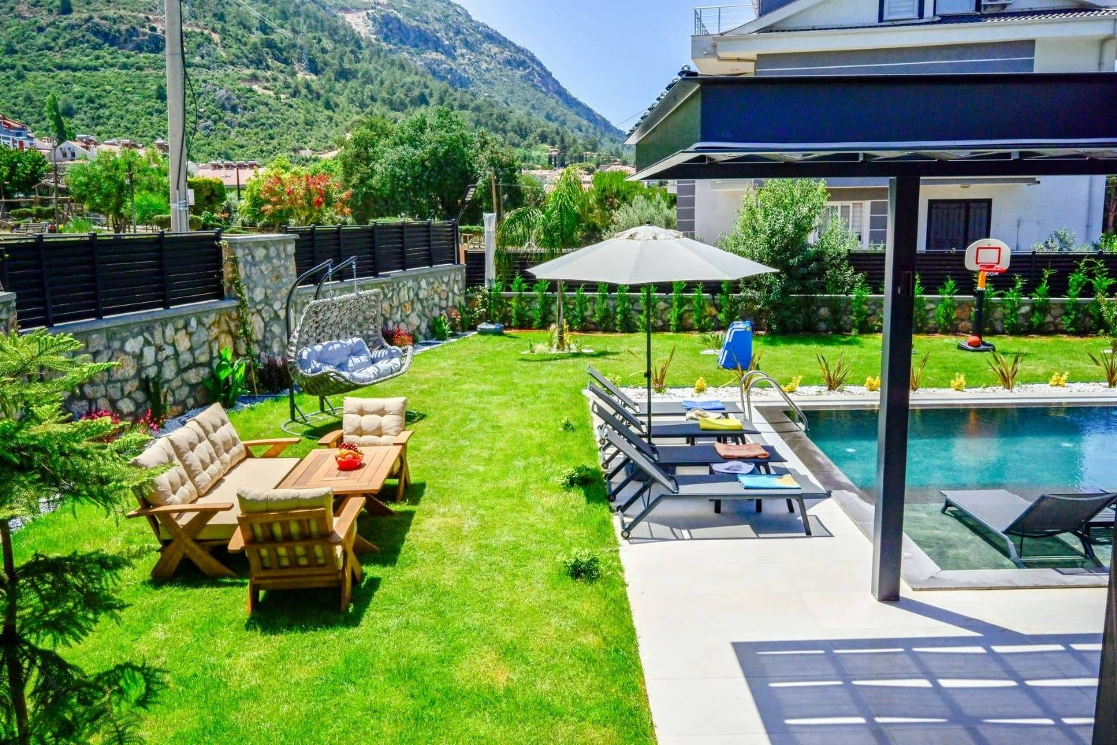 Fethiye Ölüdeniz'de Merkezi Konumda, Özel Havuzlu, 8 Kişilik Villa