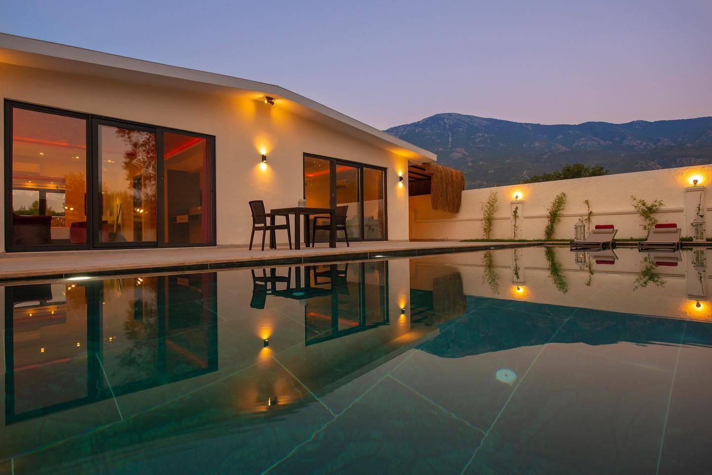Fethiye Ölüdeniz'de Sakin Konumda, Özel Havuzlu, Modern Villa-38857