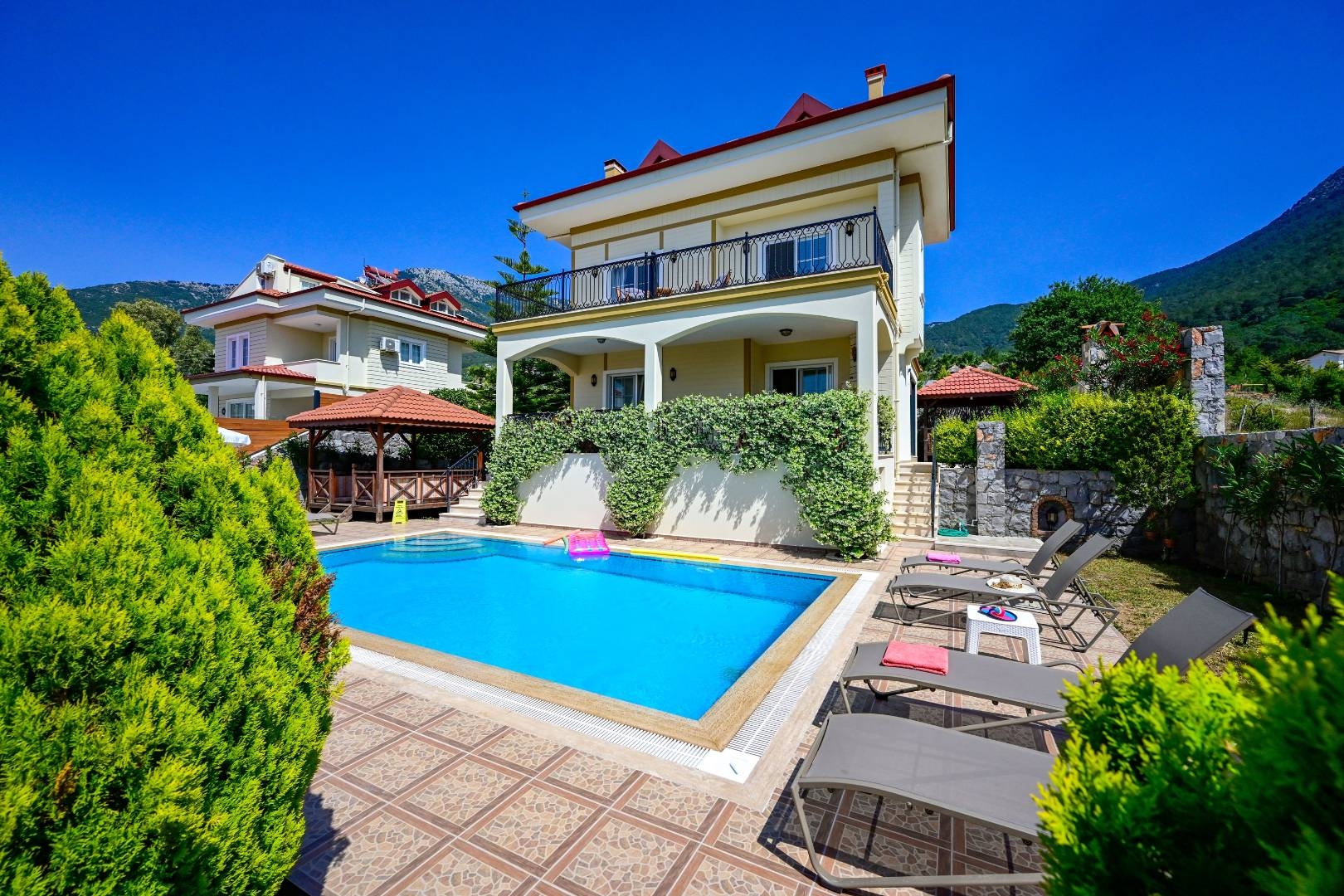 Fethiye Ölüdeniz'de Sakin Konumda, Özel Havuzlu, Konforlu Villa