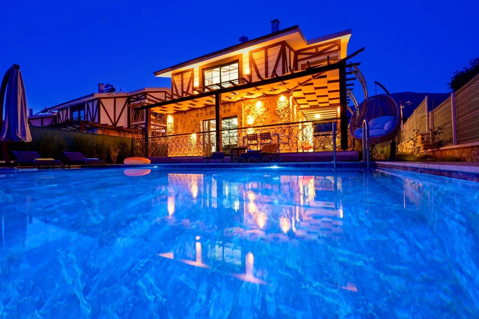 Fethiye İncirköy'de Otantik Mimarili, Özel Havuzlu, 6 Kişilik Villa