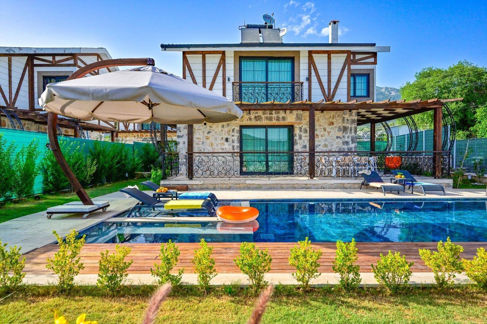 Fethiye İncirköy'de Otantik Mimarili, Özel Havuzlu, 6 Kişilik Villa