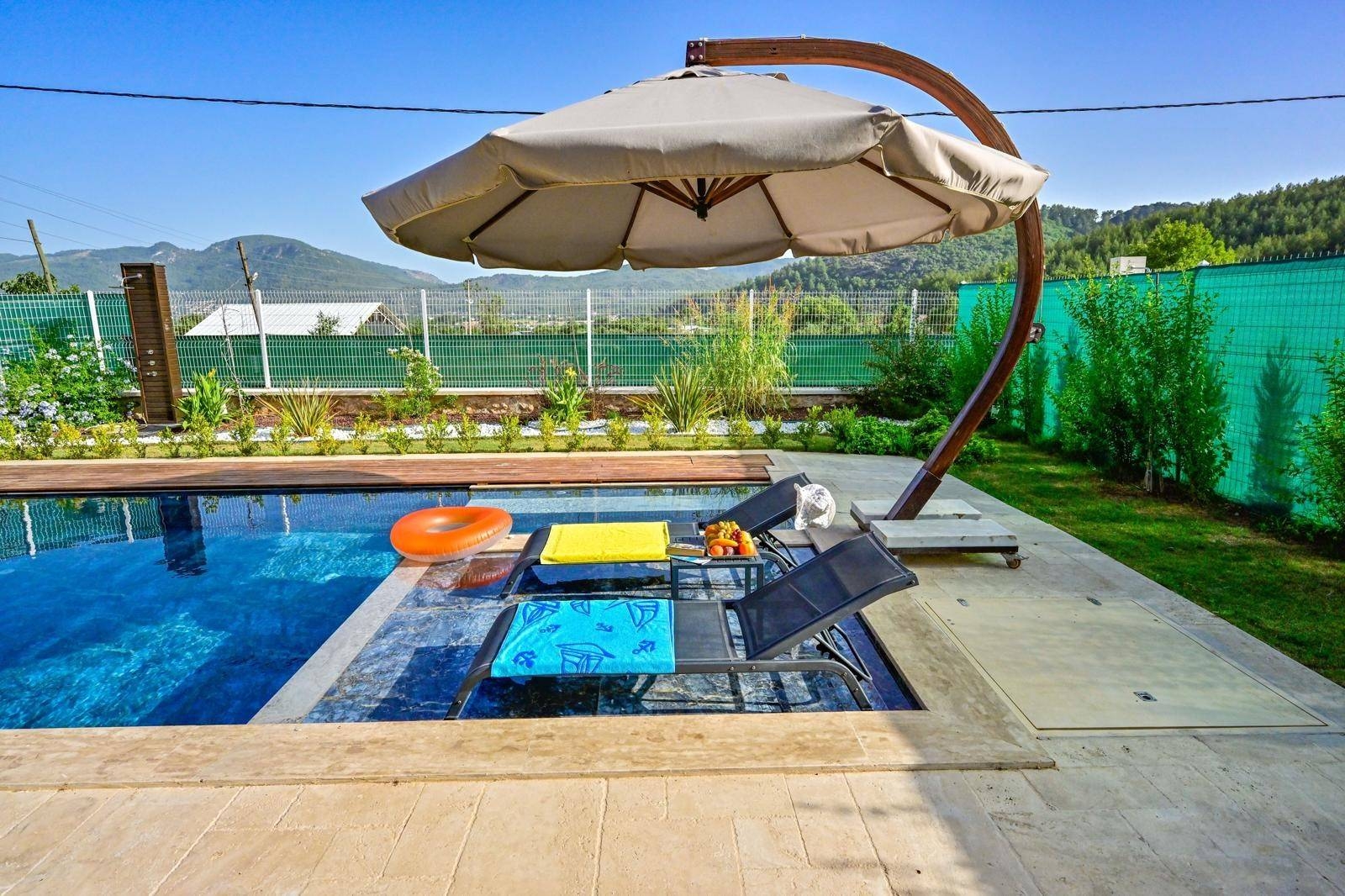 Fethiye İncirköy'de Otantik Mimarili, Özel Havuzlu, 6 Kişilik Villa