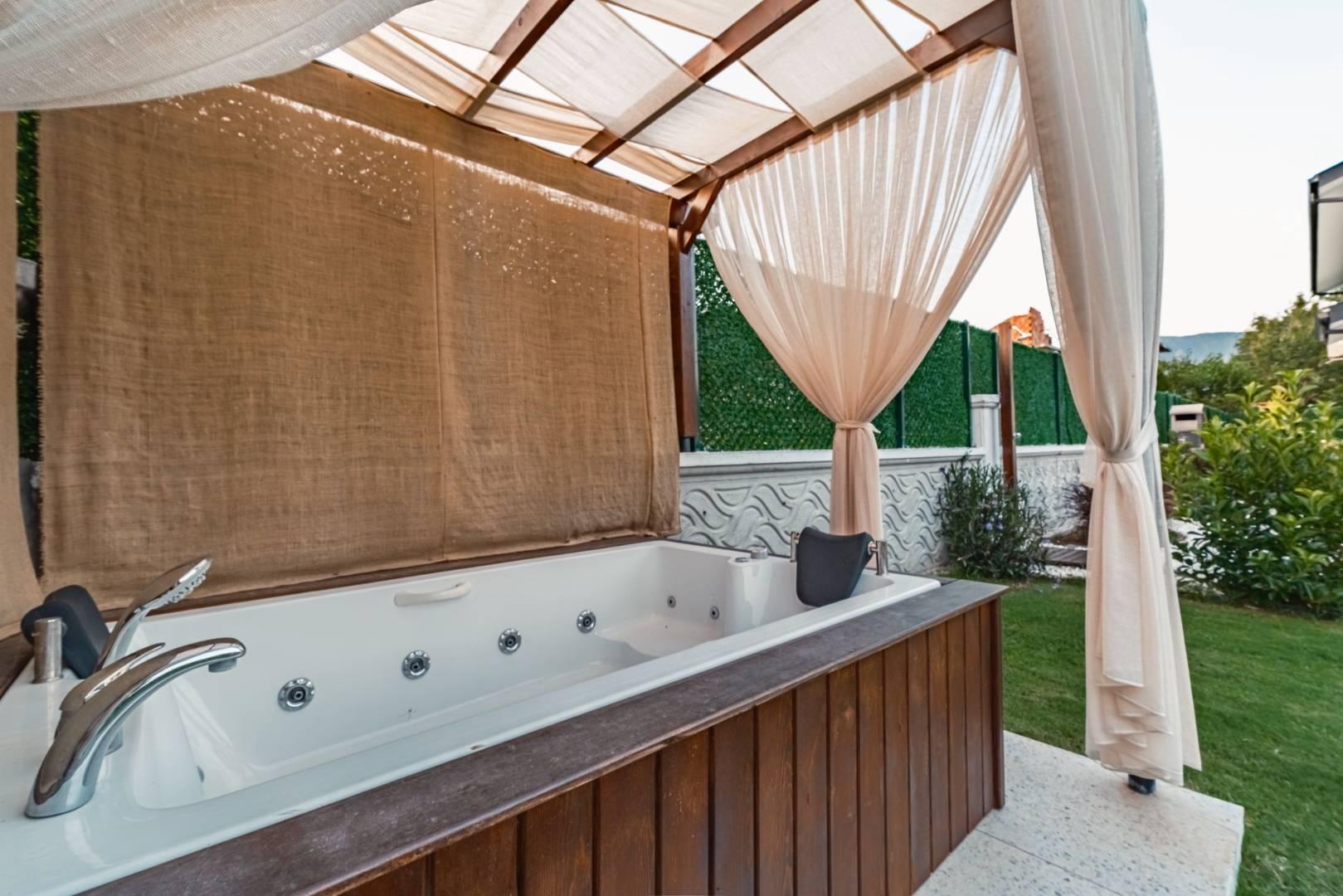 Fethiye İnlice'de Geniş Bahçeli, Özel Havuzlu, Ferah Villa-42823