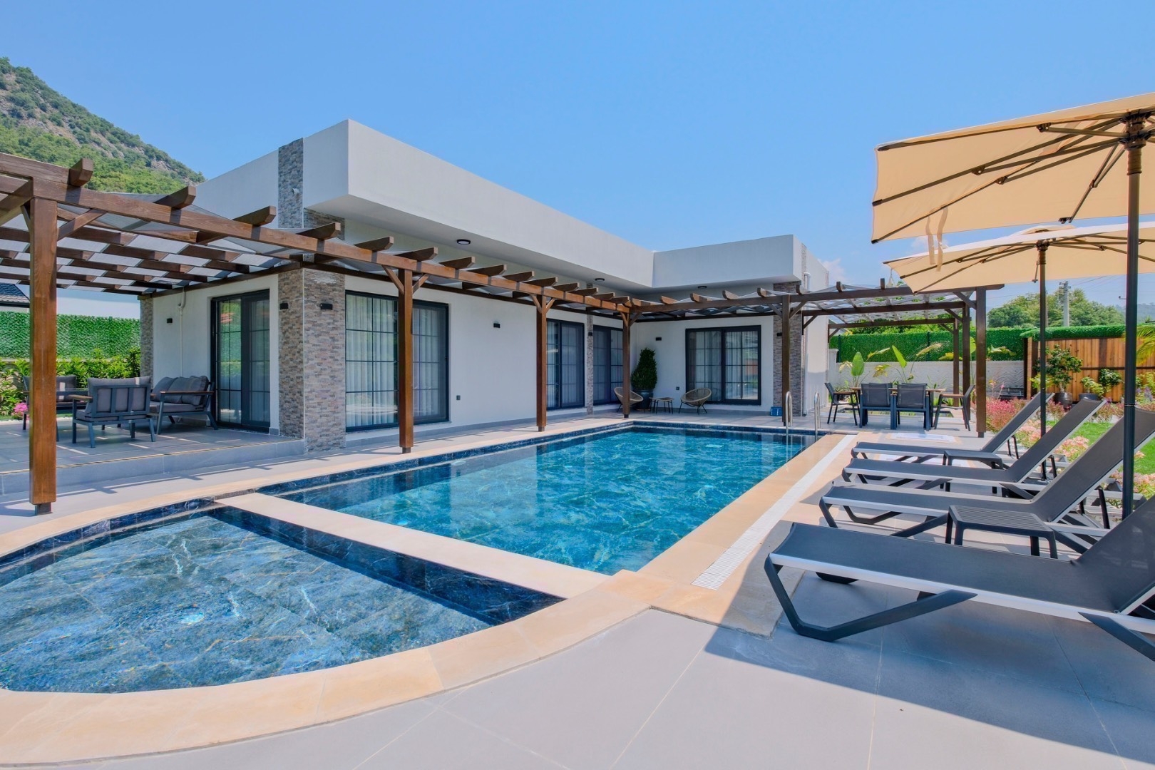 Fethiye İnlice'de Yeşillikler İçerisinde, Özel Havuzlu, Saunalı Villa