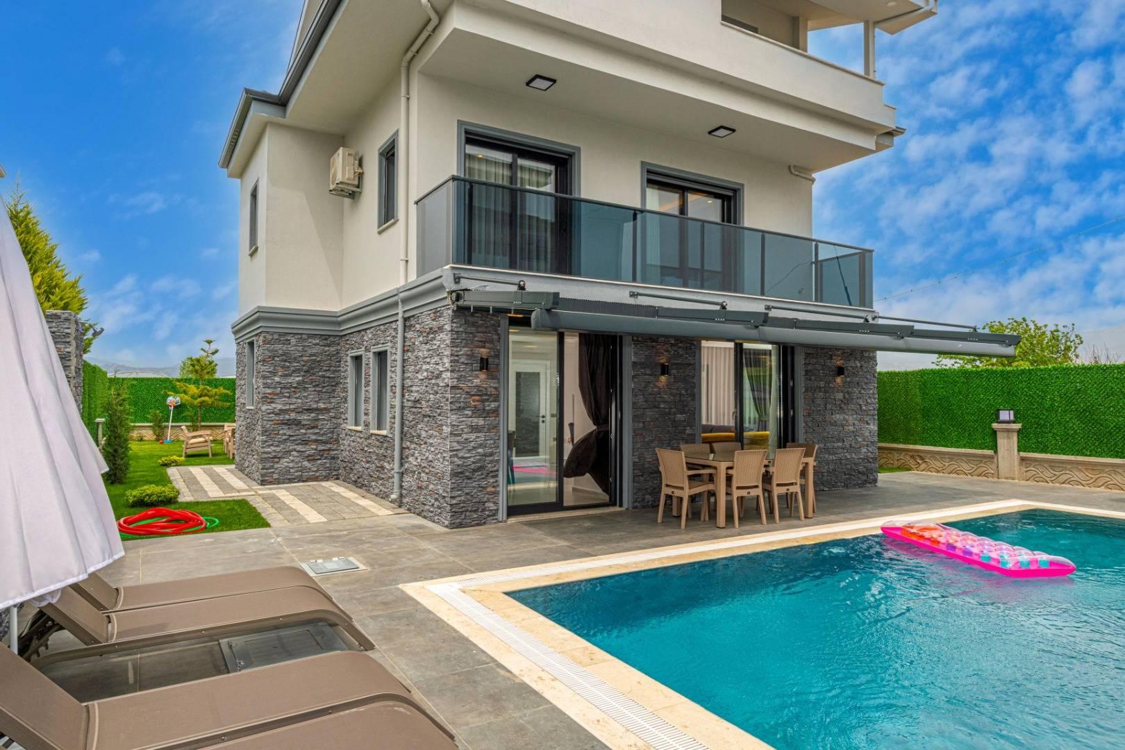 Fethiye Karaçulha'da Çocuk Oyun Alanlı, Özel Havuzlu, Jakuzili Villa-41072