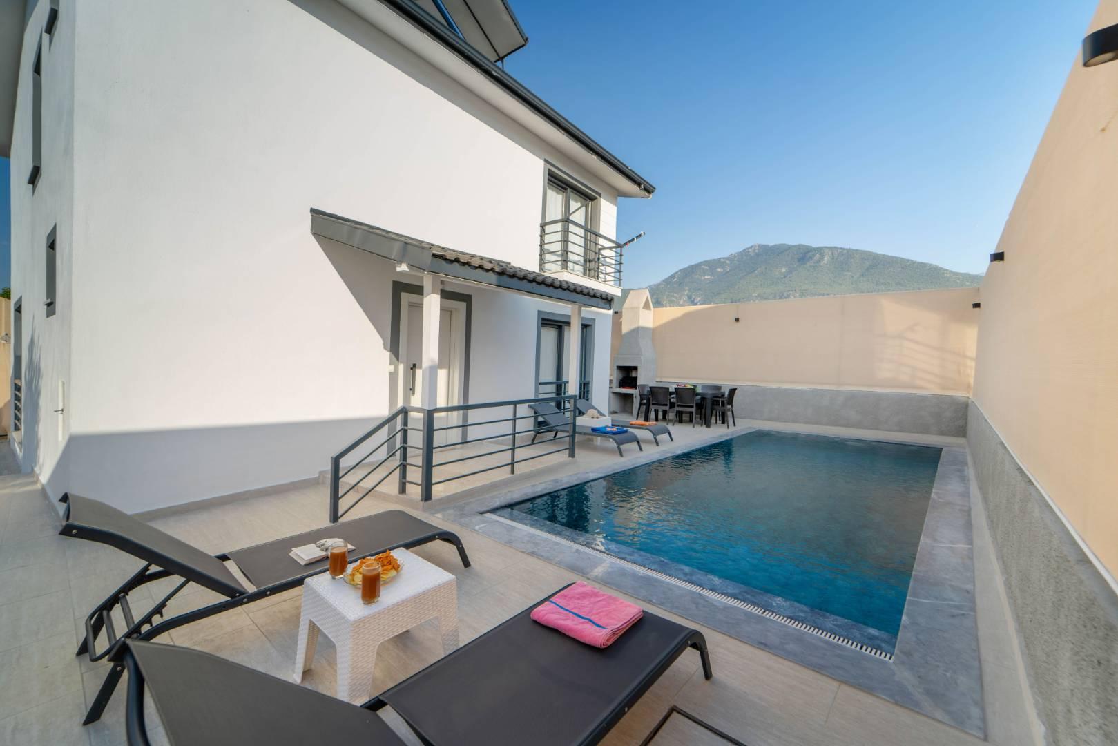 Fethiye Karaçulha'da Elverişli Konumda, Özel Havuzlu, 7 Kişilik Villa-41708