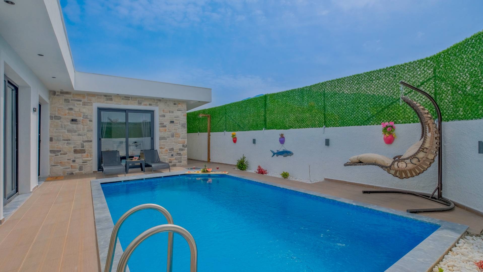 Fethiye Karaçulha'da Merkezi Konumda, Özel Havuzlu, 4 Kişilik Villa