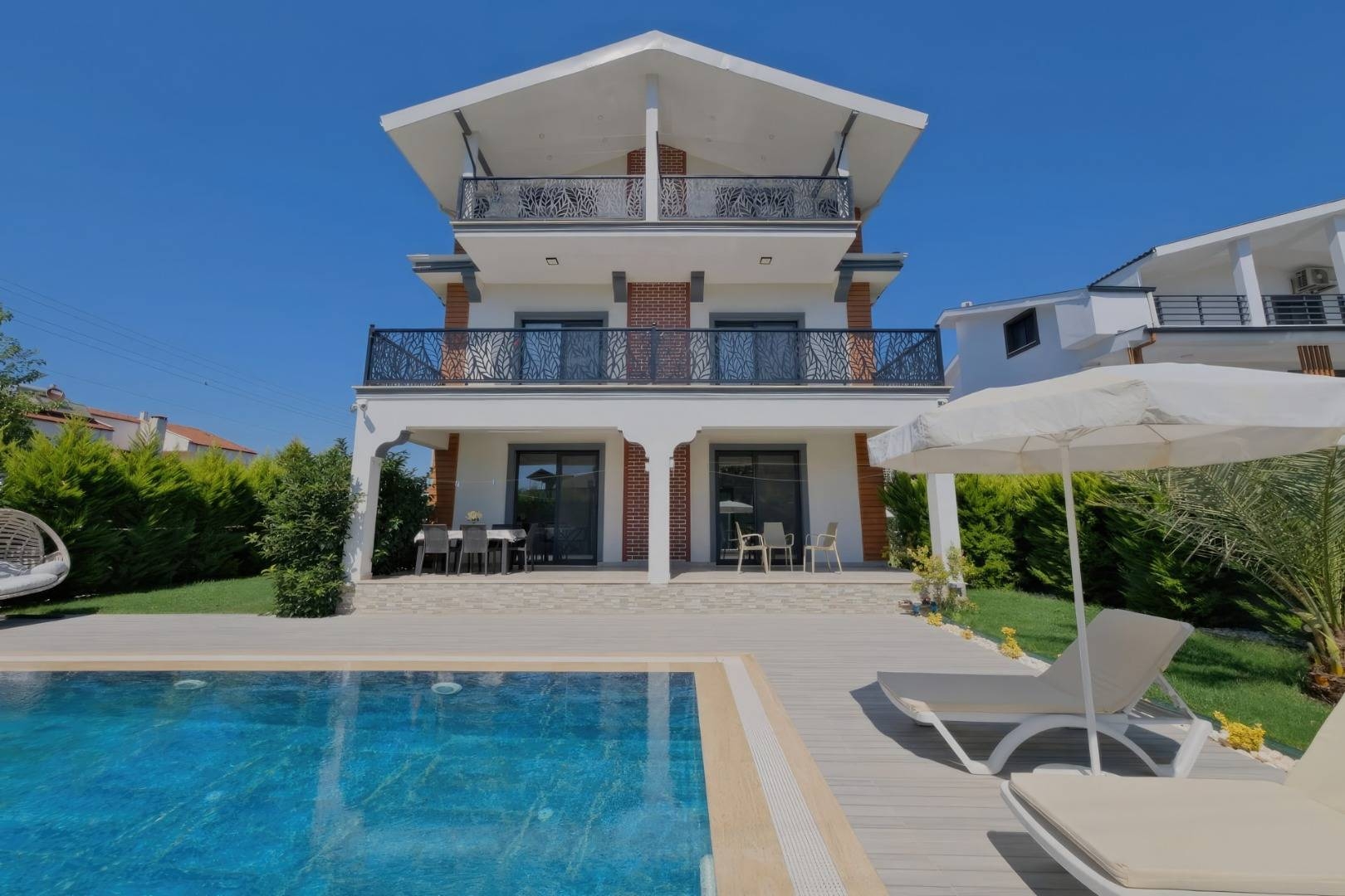 Fethiye Karaçulha'da Sessiz Doğada, Özel Havuzlu, Geniş Villa