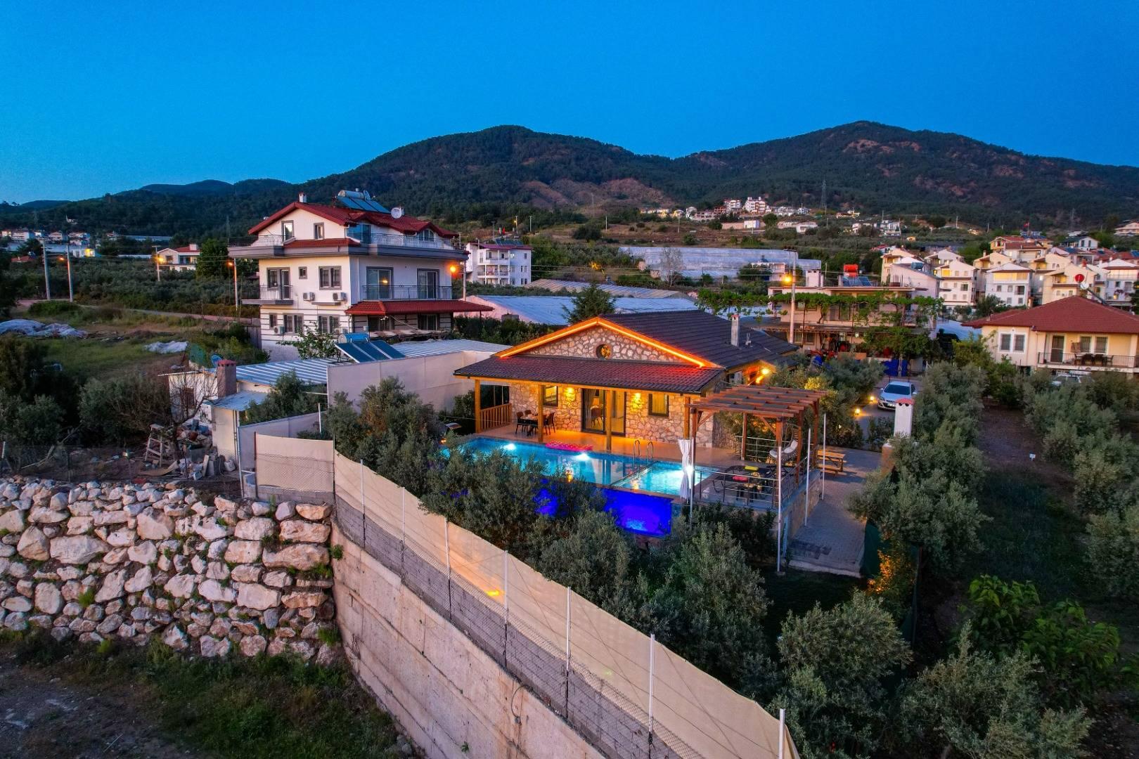 Fethiye Karaçulha'da Korunaklı, Özel Havuzlu, 4 Kişilik Kiralık Villa-26428