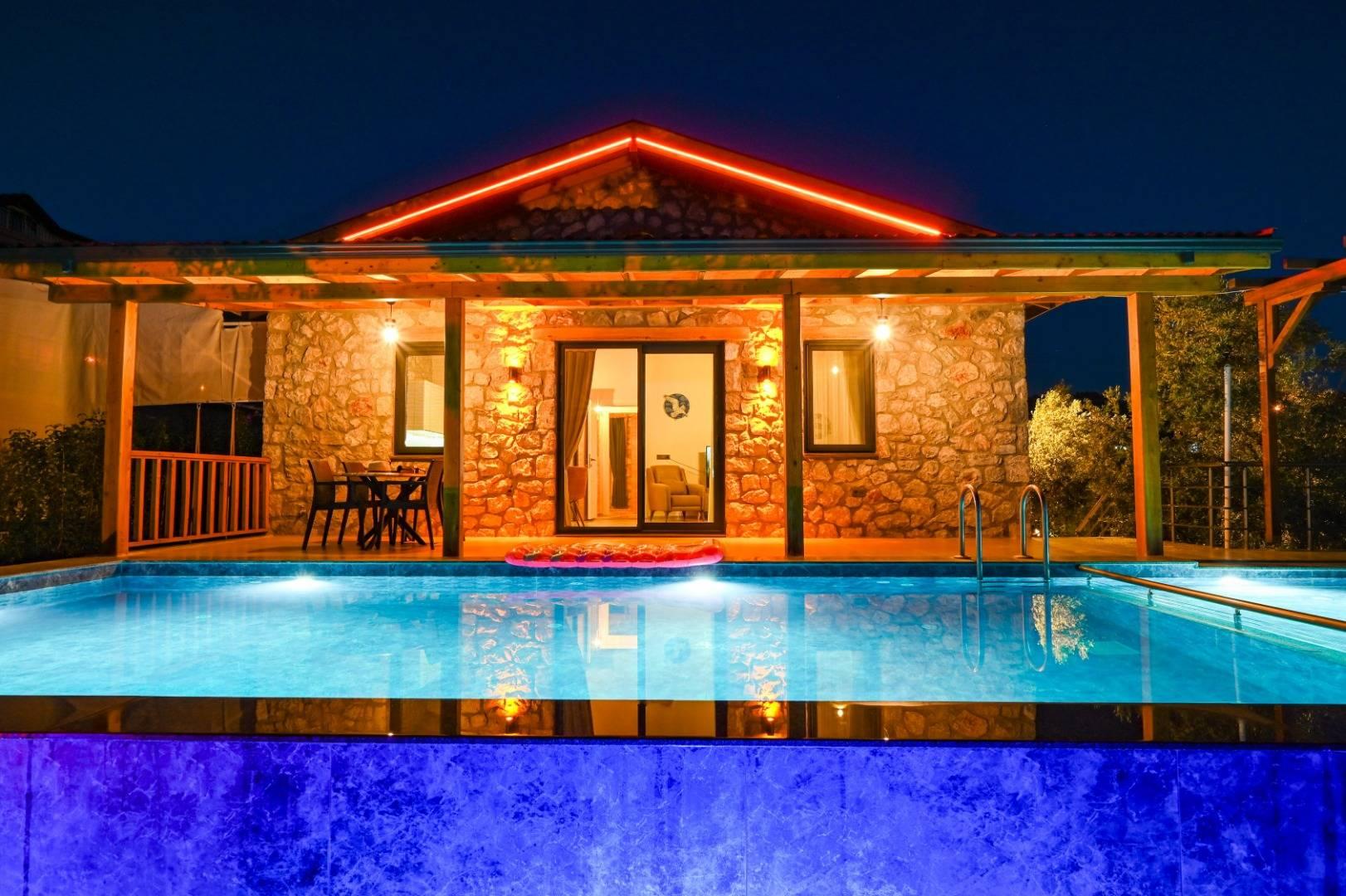 Fethiye Karaçulha'da Korunaklı, Özel Havuzlu, 4 Kişilik Kiralık Villa-26428