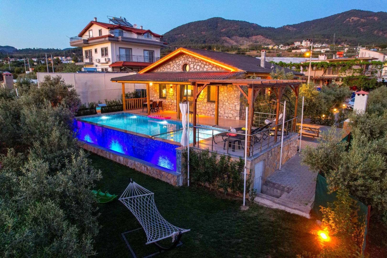Fethiye Karaçulha'da Korunaklı, Özel Havuzlu, 4 Kişilik Kiralık Villa-26428