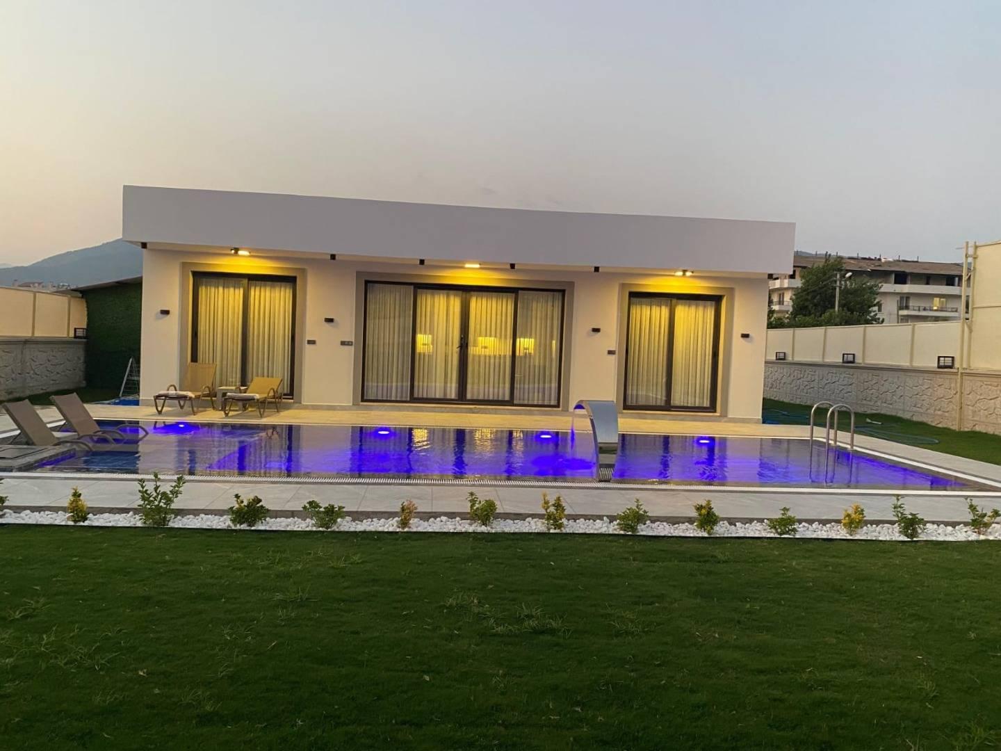 Fethiye Karaçulha'da Merkeze Yakın Konumda, Özel Havuzlu, Şık Villa-43595