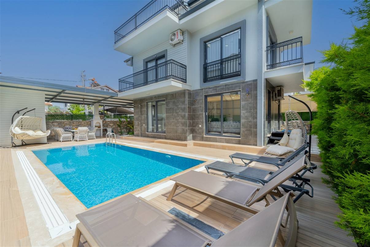 Fethiye Karaçulha'da Modern Tasarımlı, Özel Havuzlu, Lüks Villa