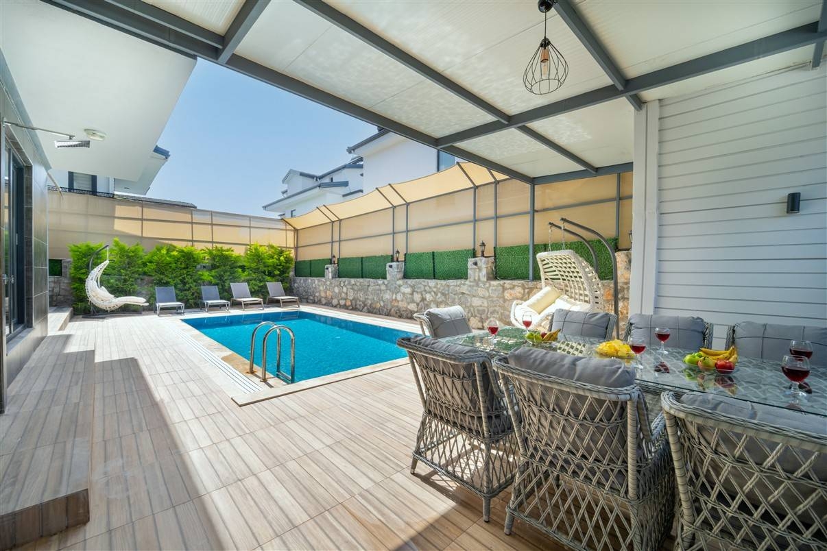 Fethiye Karaçulha'da Modern Tasarımlı, Özel Havuzlu, Lüks Villa