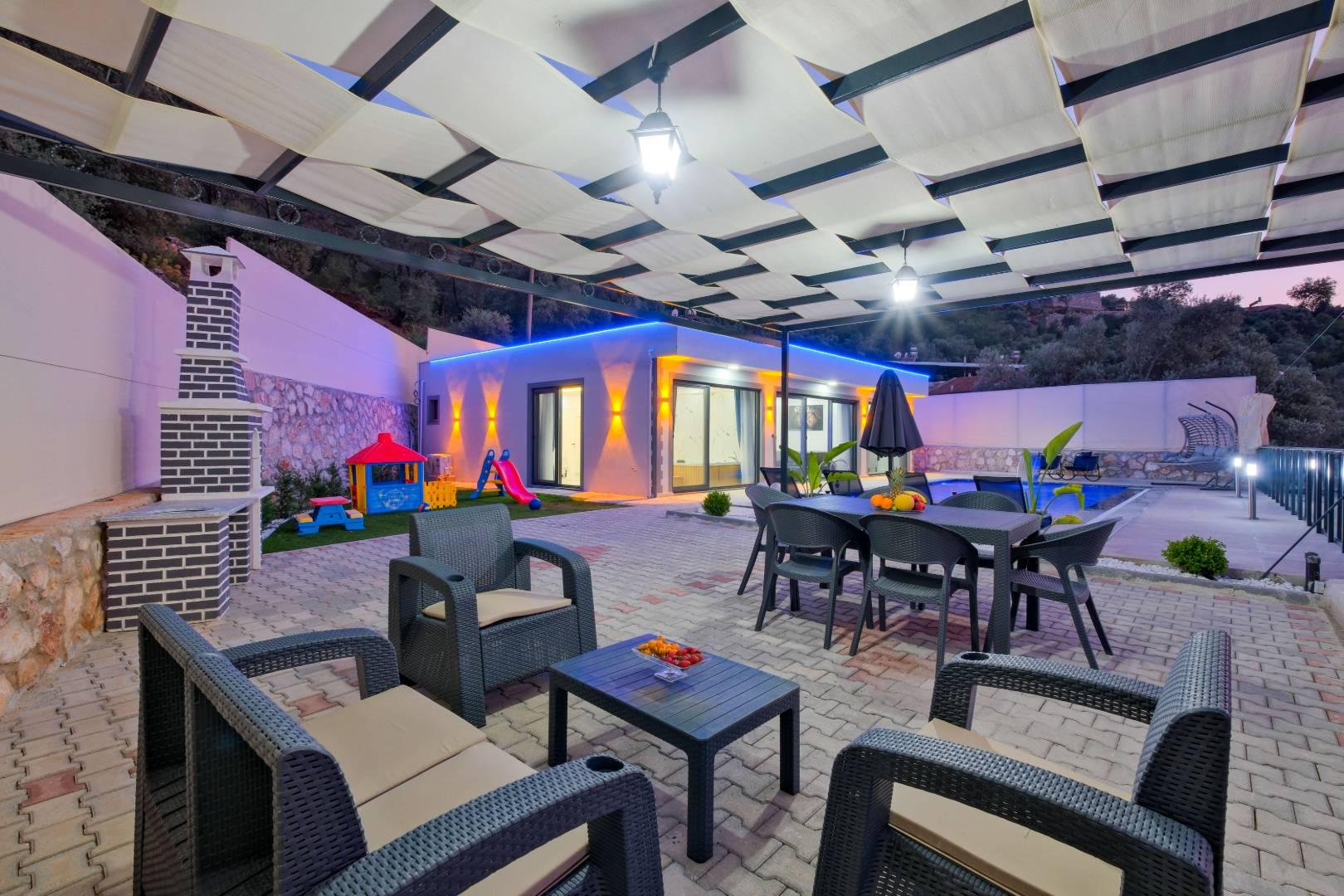 Fethiye Karaçulha'da Orman Manzaralı, Özel Havuzlu, Oyun Alanlı Villa-41562