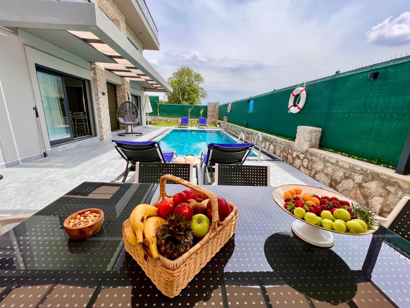 Fethiye Karaçulha'da Geniş Bahçe İçerisinde, Özel Havuzlu, Şık Villa-41206