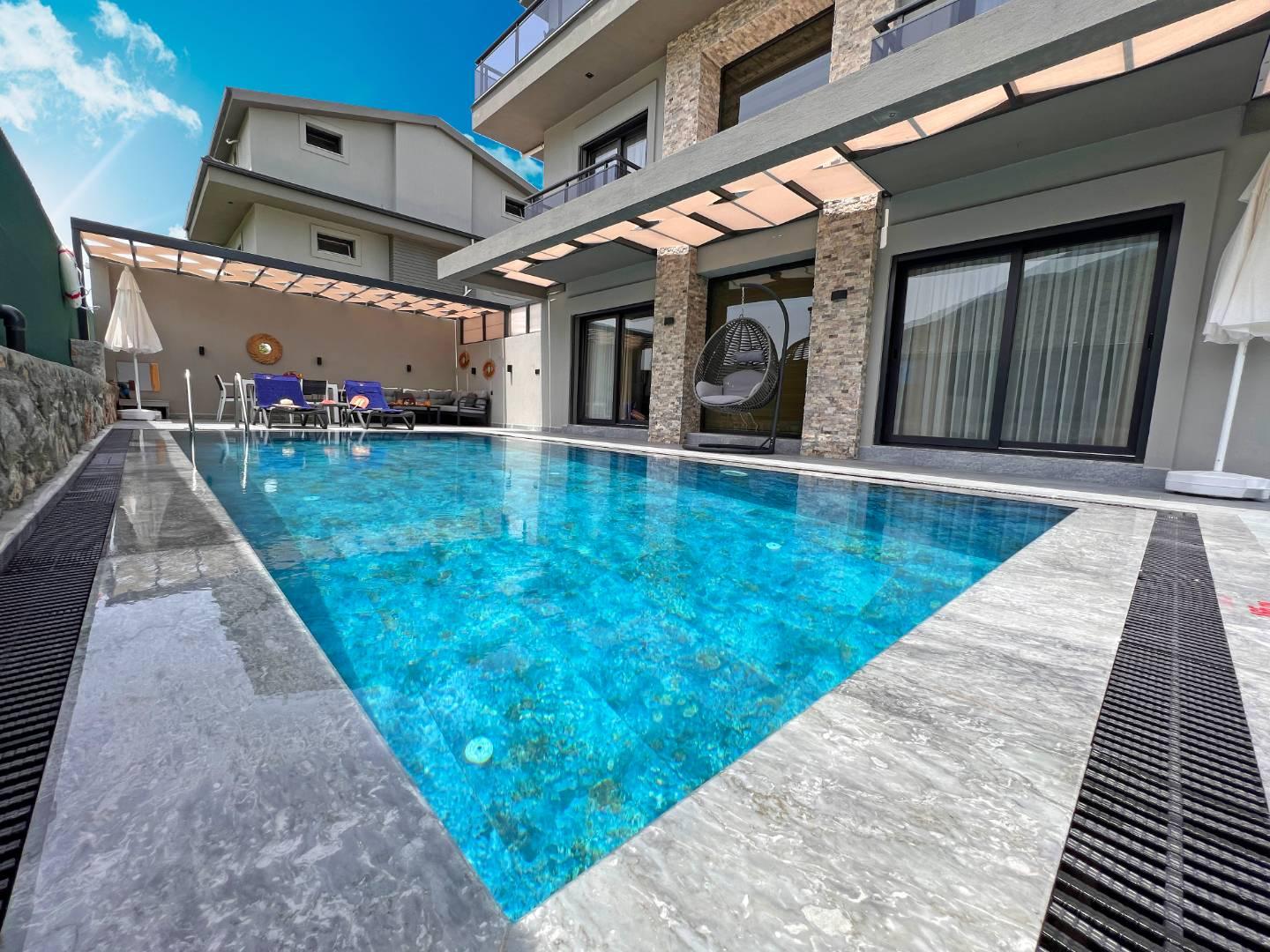 Fethiye Karaçulha'da Geniş Bahçe İçerisinde, Özel Havuzlu, Şık Villa-41206