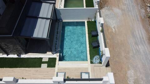 Fethiye Karagedik'te Modern Tasarımlı, Özel Havuzlu, Şık Villa -39055