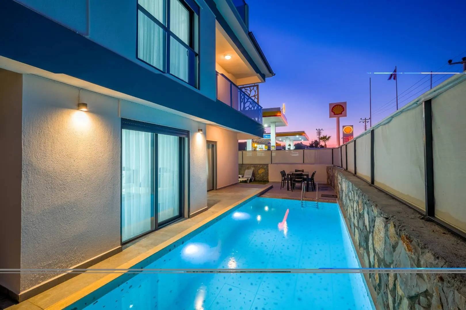 Fethiye Karagedik'te Modern Tasarımlı, Özel Havuzlu, Şık Villa