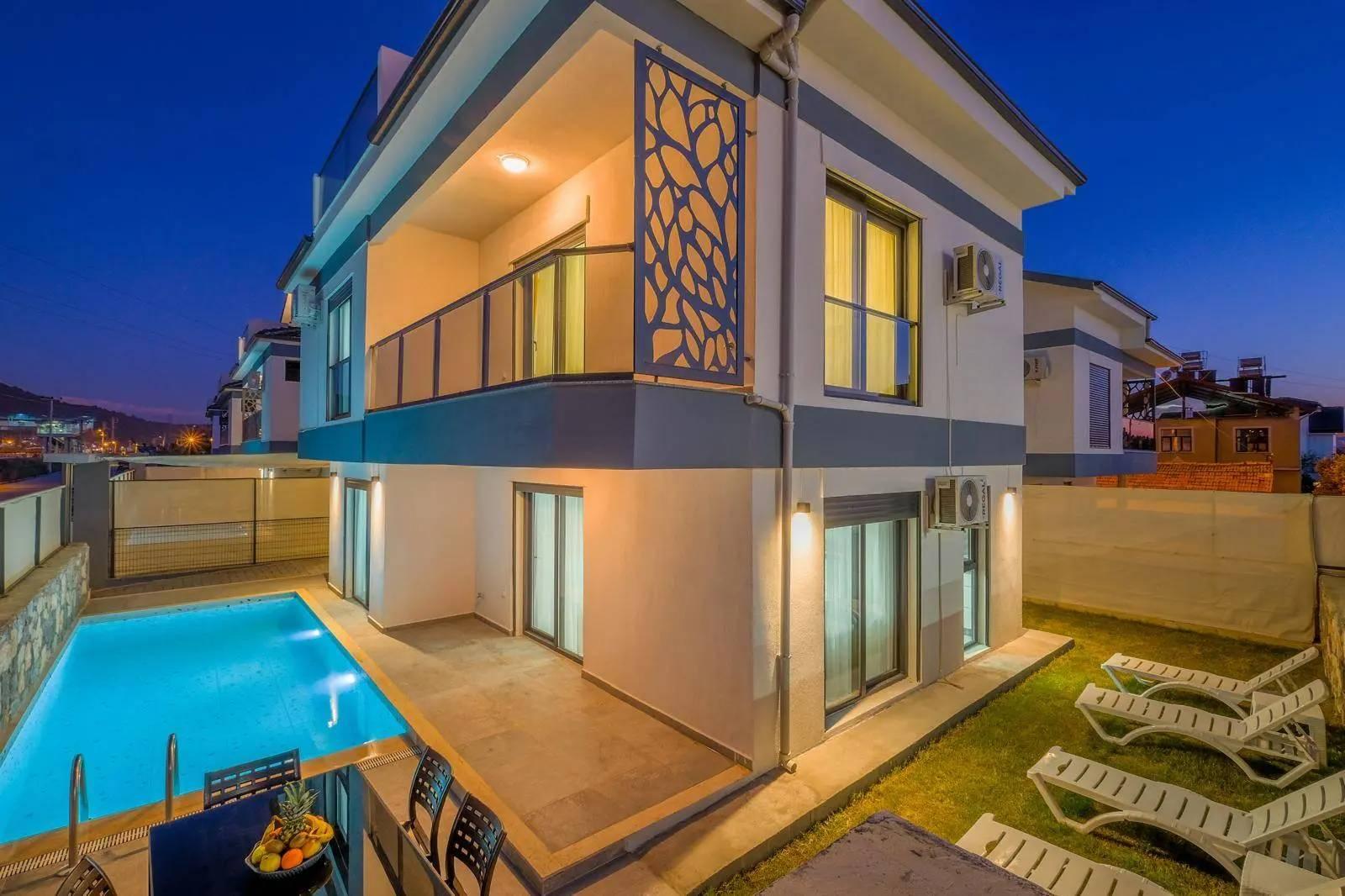 Fethiye Karagedik'te Modern Tasarımlı, Özel Havuzlu, Şık Villa-42585