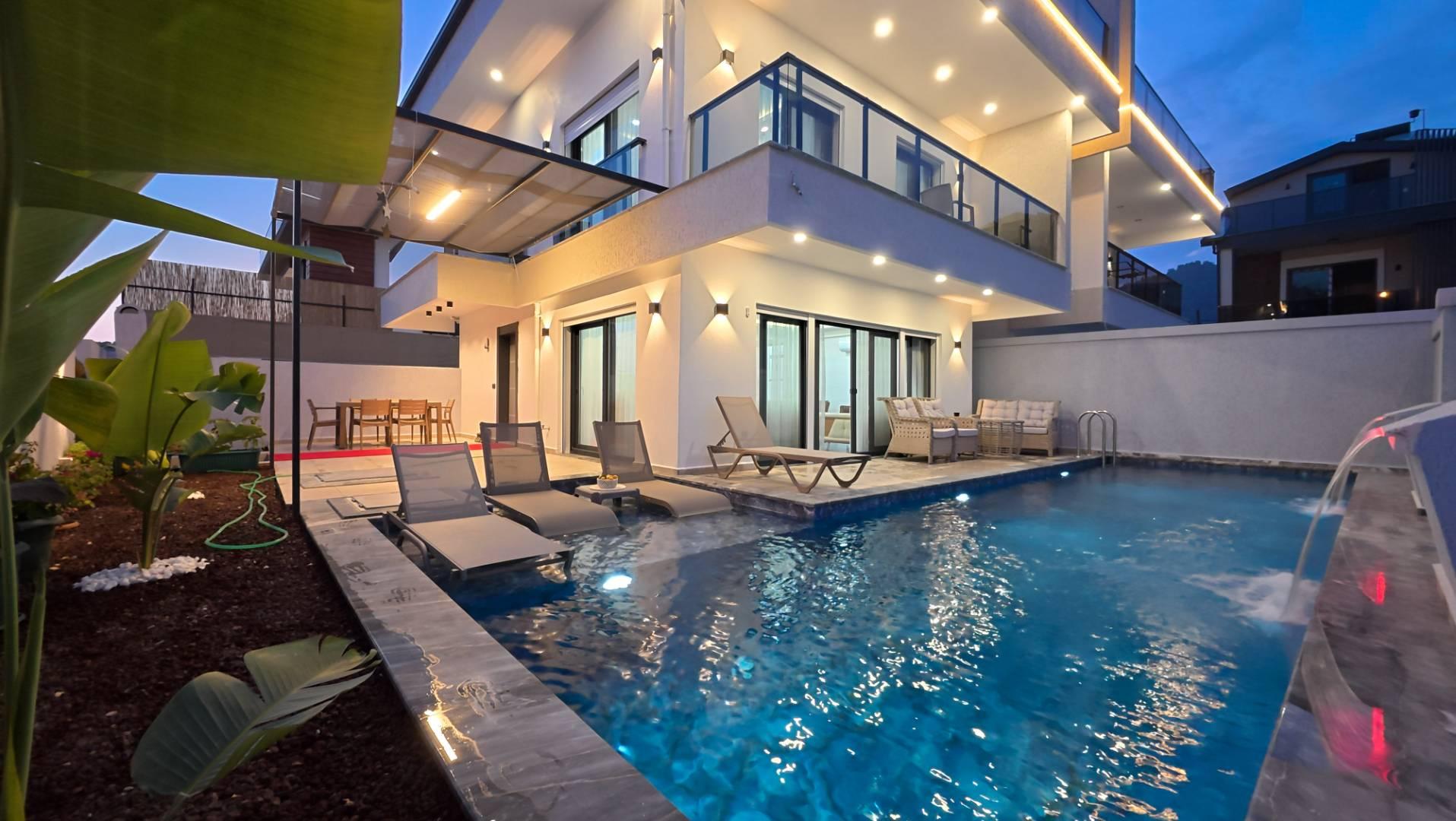 Fethiye Karagedik'te Nezih Konumda, Özel Havuzlu, Konforlu Villa-43500