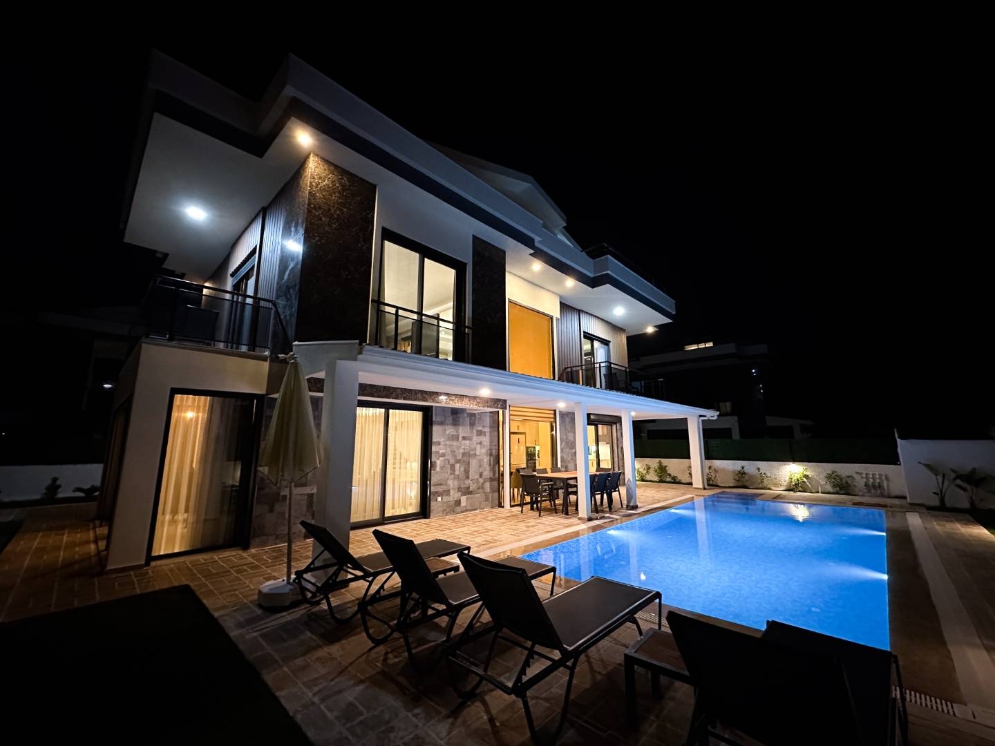 Fethiye Kargı'da Doğayla İç İçe, Bahçeli, Özel Havuzlu, Modern Villa