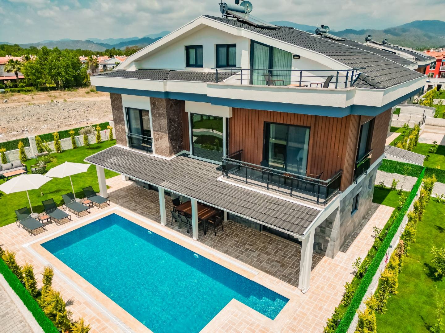 Fethiye Kargı'da Doğayla İç İçe, Bahçeli, Özel Havuzlu, Modern Villa